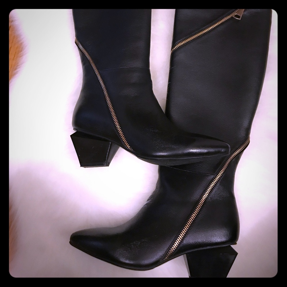 Boots - Picture 2 of 3